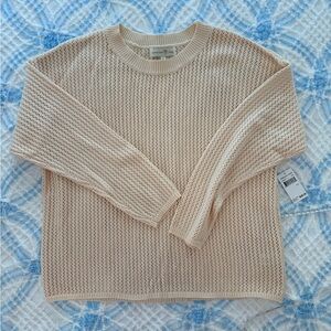 NWT women’s lightweight knit sweater LARGE
